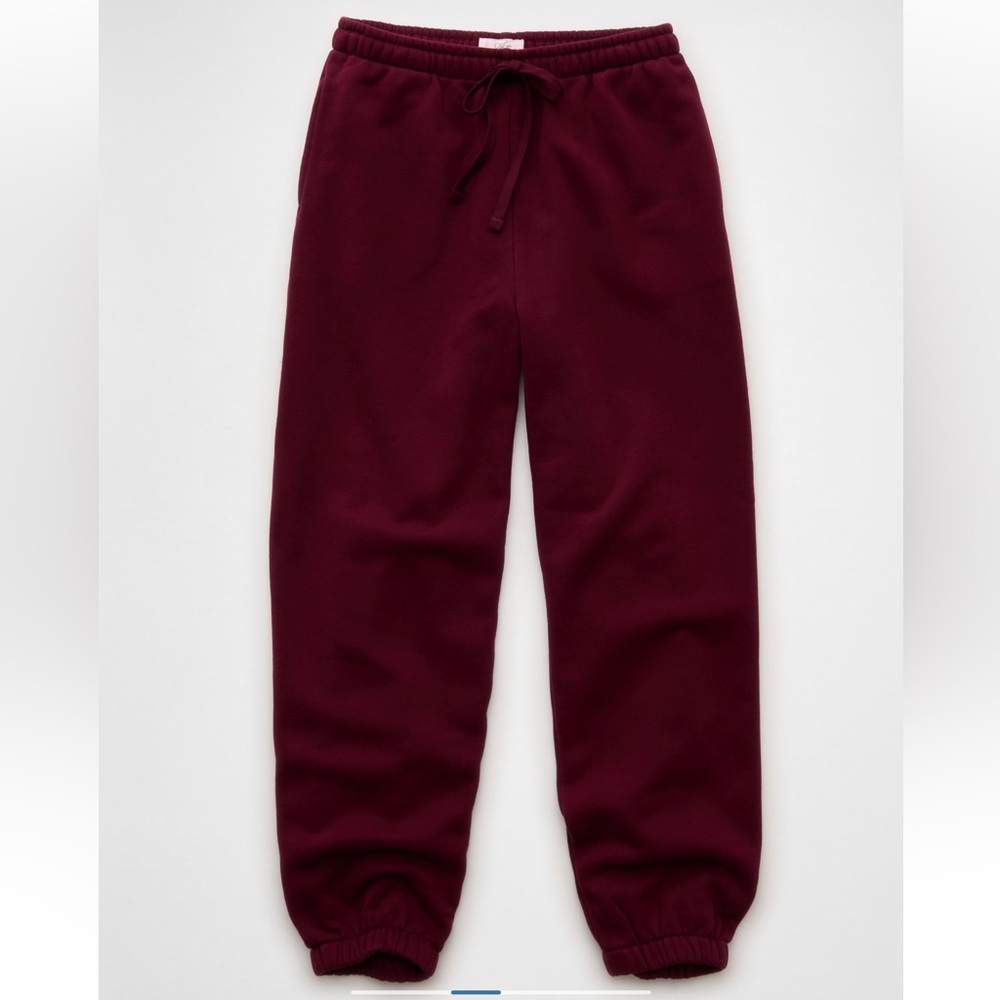 AE 🌹Everyday Burgundy Luxe Sweatpant